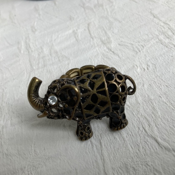 Elephant Ring Expandable Elasticized w/ Rhinestone Eye Metal - Picture 4 of 7